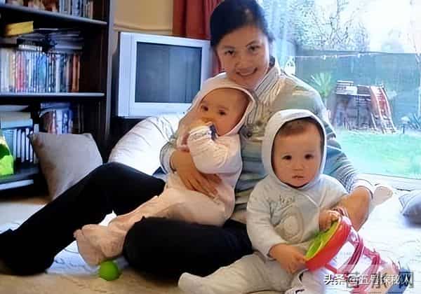 前央视主持人为爱情放弃国籍，走投无路回国捞金，如今过的怎样了