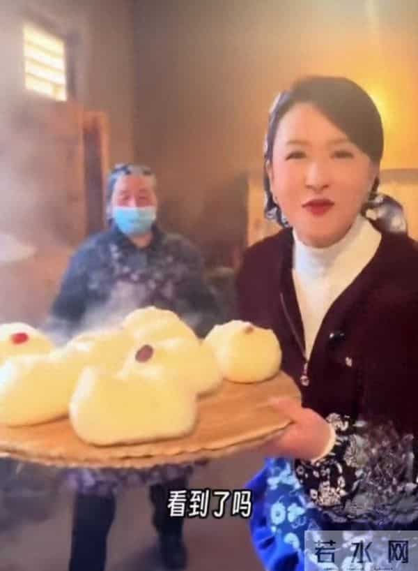 张蕾体验黎城开花馍制作，乡土穿搭衬容颜，气质亲和又貌美