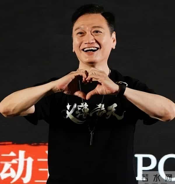 终于等到！61岁香港知名男星宣布再婚，恋爱十年终成正果！