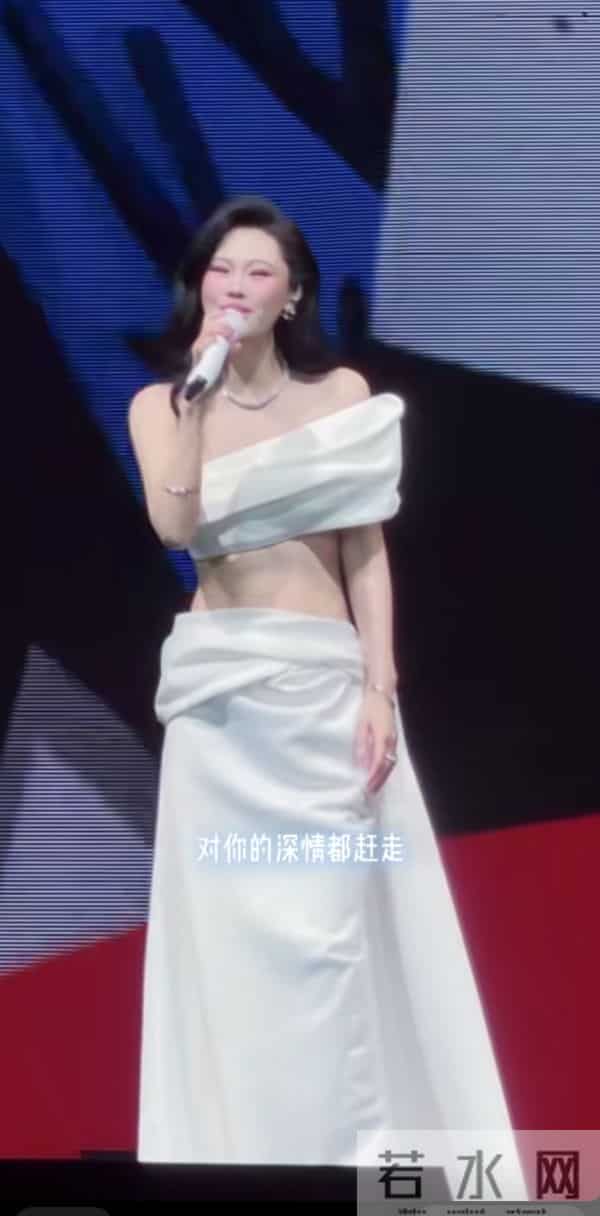 袁娅维现在变得好白好美呀，果然瘦下来堪比整容