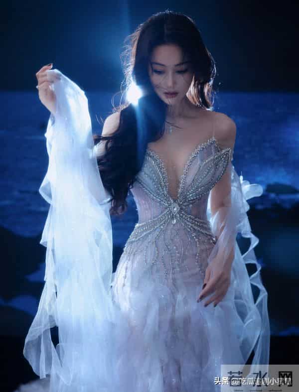 张馨予 小V脸女神降临 深邃的眼美得太抓人