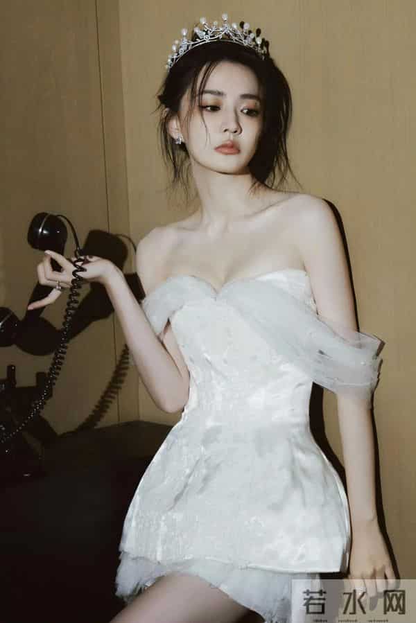 徐璐私服抹胸连衣裙 太美了