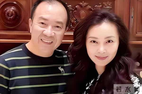 21年前抛弃侯耀文，转身嫁给师侄戴志诚的袁茵，如今活成了这样