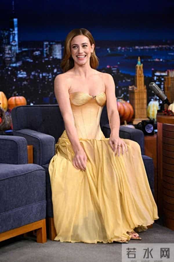 莉莉·莱因哈特亮相肥伦节目