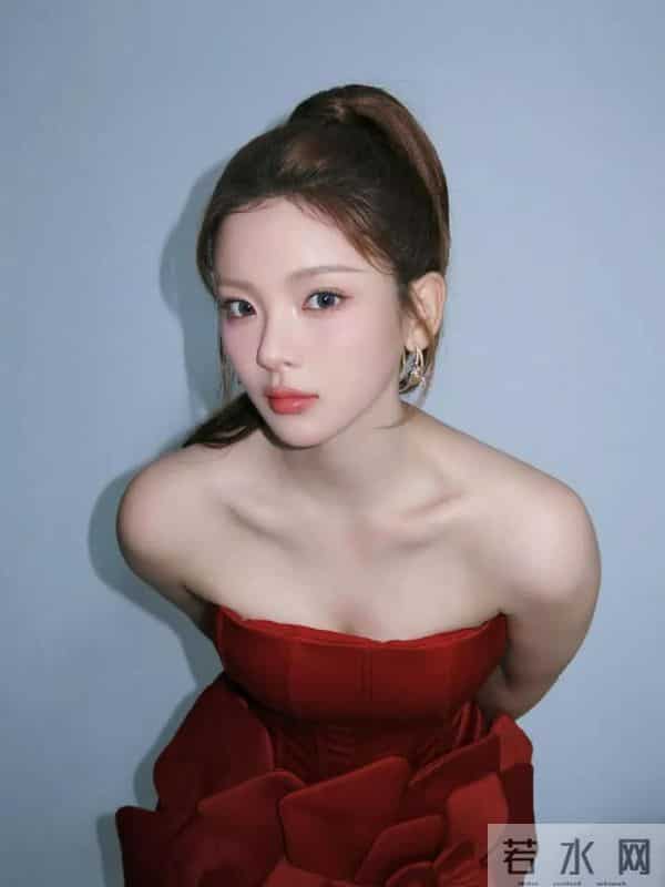 杨超越令人心动的offer造型[期待]超越妹妹可盐可甜