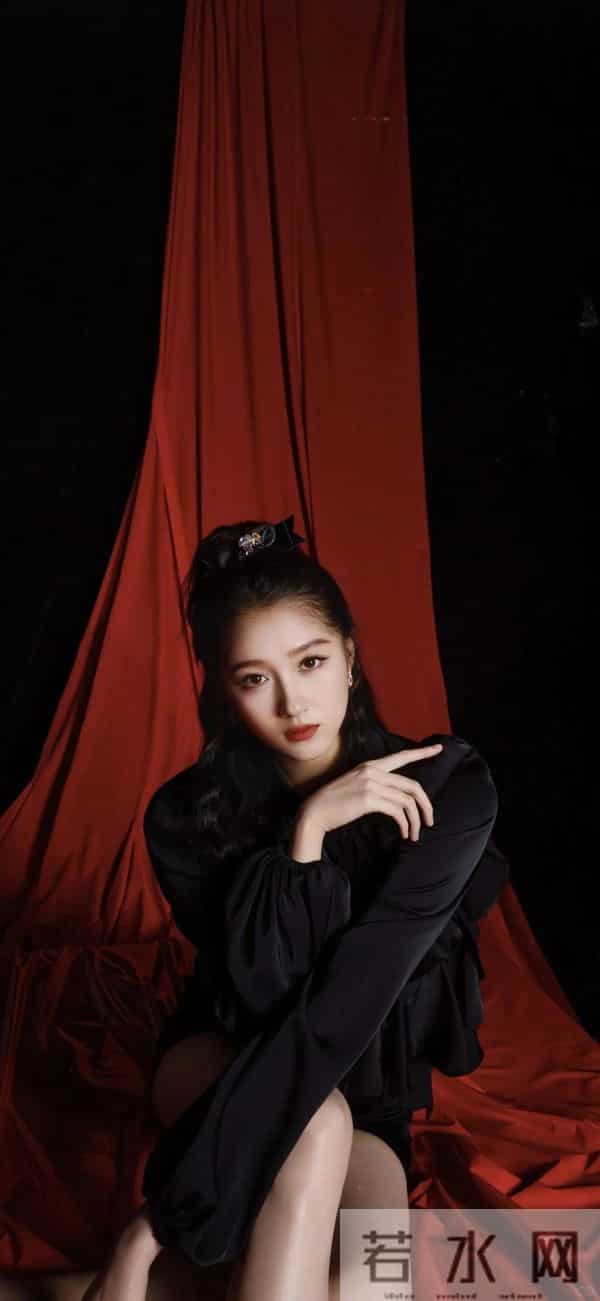 关晓彤不愧是长腿女神啊！这腿迷人