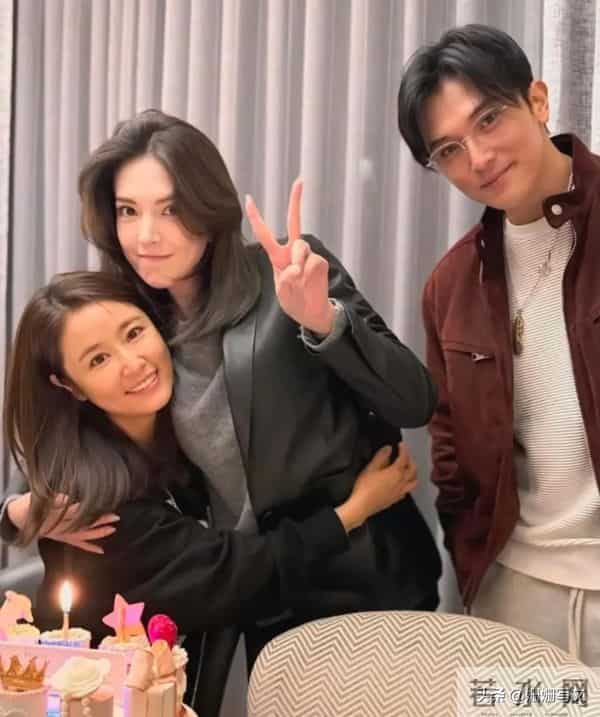 霍建华林心如赴邱泽许玮甯喜宴，网友催二胎、定娃娃亲停不下来