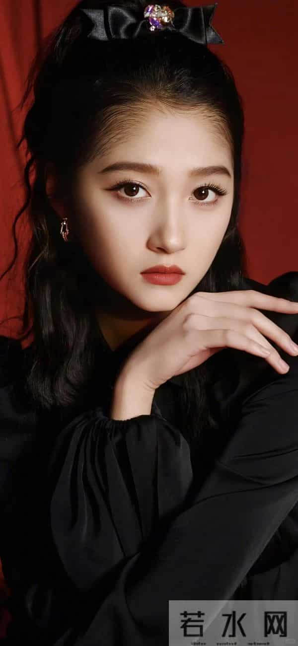 关晓彤不愧是长腿女神啊！这腿迷人