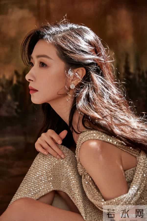 难得一见！长发万茜太绝，美到失语