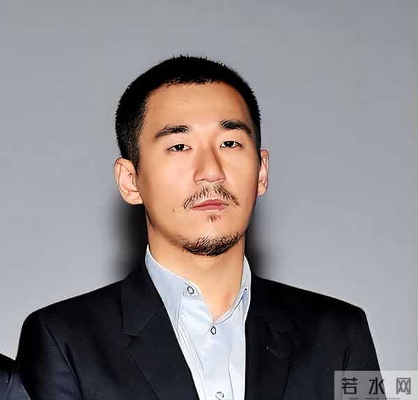 70岁身家丰厚的张国立，为43岁儿子操心不断