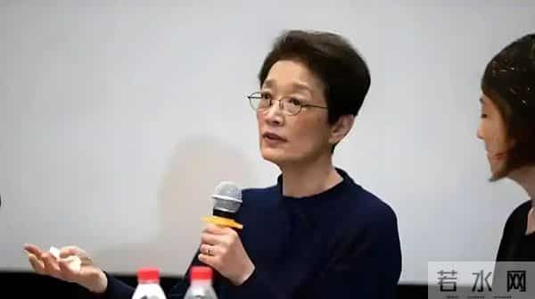 张闽：与前夫分开后，再婚嫁国外丈夫，生活差距大