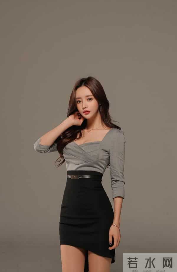 孙允珠『银河缎面轻滑低领纽花职业裙』