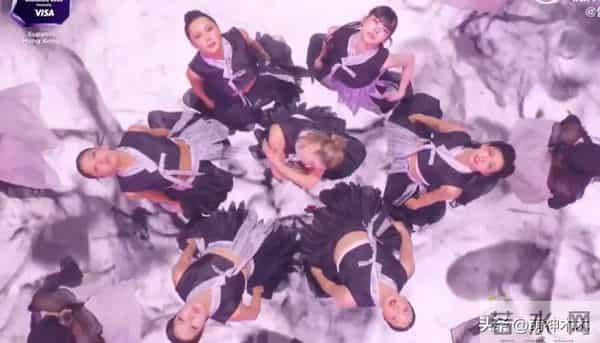 MAMA颁奖礼大偷中国文化！水墨画、舞狮轮番登场，画风诡异遭痛批