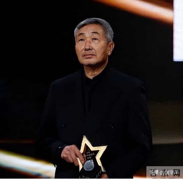 “最干净”的男演员，与妻4岁相识，半世纪相守，女儿成最大骄傲