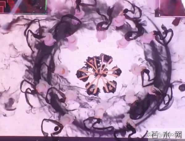 MAMA颁奖礼大偷中国文化！水墨画、舞狮轮番登场，画风诡异遭痛批