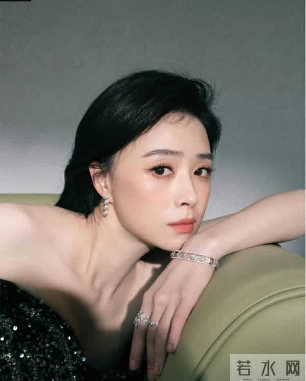 当年全网嘲她情商低，如今才看懂，蒋欣的嫌弃到底有多刚