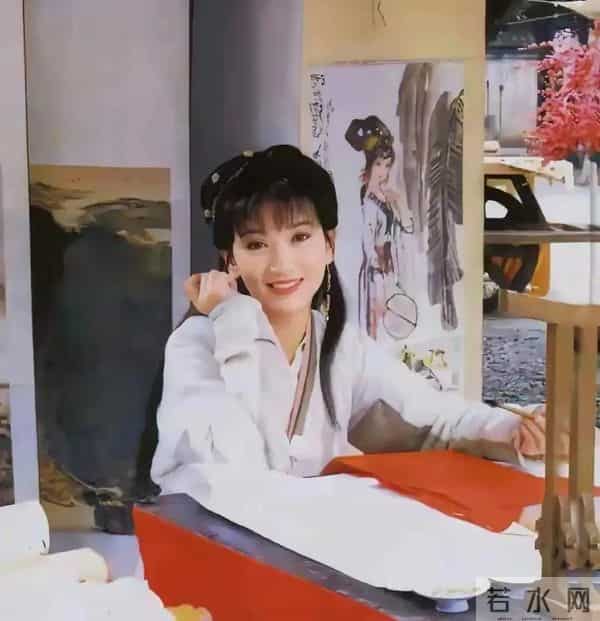 赵雅芝少女时期的照片，温柔如水，明亮如玉，真的太美了！