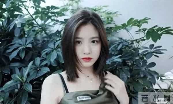 汪峰女儿小苹果晒出和男友的合照，官宣恋情，恭喜汪峰要当岳父了