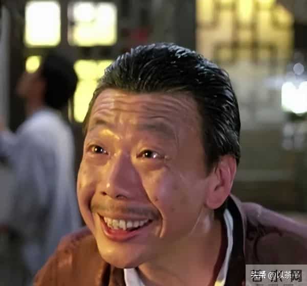 原来他已去世11年，早年恋情精彩52岁才结婚，遗孀比他小23岁