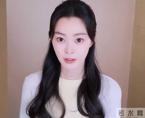 同样是奔三的女星，宋轶深夜素颜白到发光，虞书欣盛装出席被喷丑