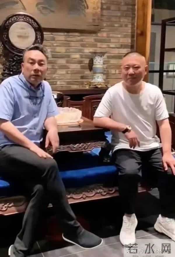 杨议直播再“砸缸“！郭德纲不再给他留脸面，当初于谦说的太对了