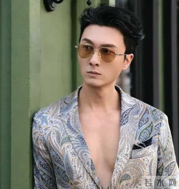 曾经的TVB视帝来内地拍戏，终于升到了男一号，新造型被夸帅