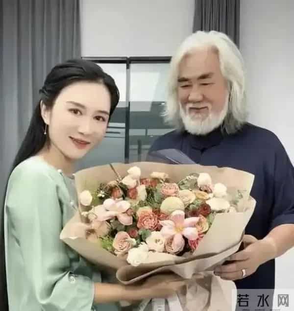 杜星霖年轻时有多漂亮，留学法国时照片曝光，清爽又好看