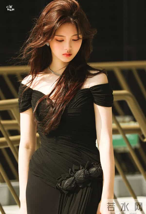 杨超越长大了，真好看