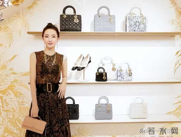 天狂自有人收！王丽坤前夫詹浩礼诈骗14亿，千万豪车奢侈品被拍卖