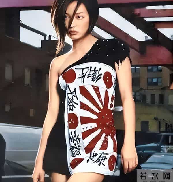 翻身无望！49岁赵薇近况再曝，表弟佘智江被捕，事业婚姻全失败