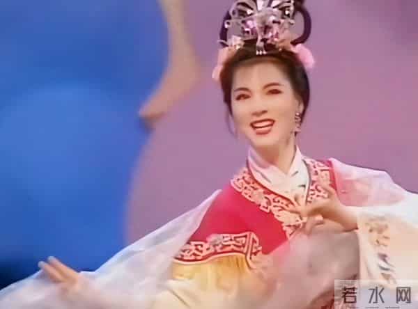 难怪王扶林导演非要把她“化丑”，当年的她漂亮到欧阳奋强不敢看