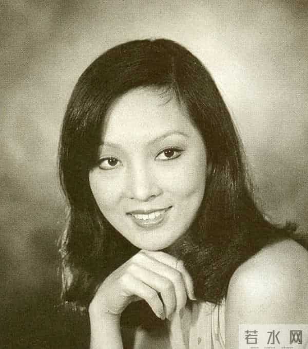 恬妮：以平胸闻名的她凭什么成了性感艳星？