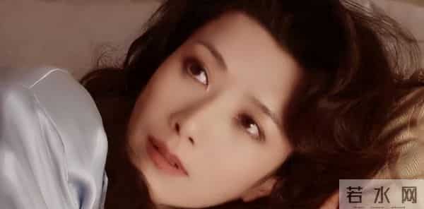 权色交易、陪睡上位，她压根不沾边，简直是娱圈的一股“清流”