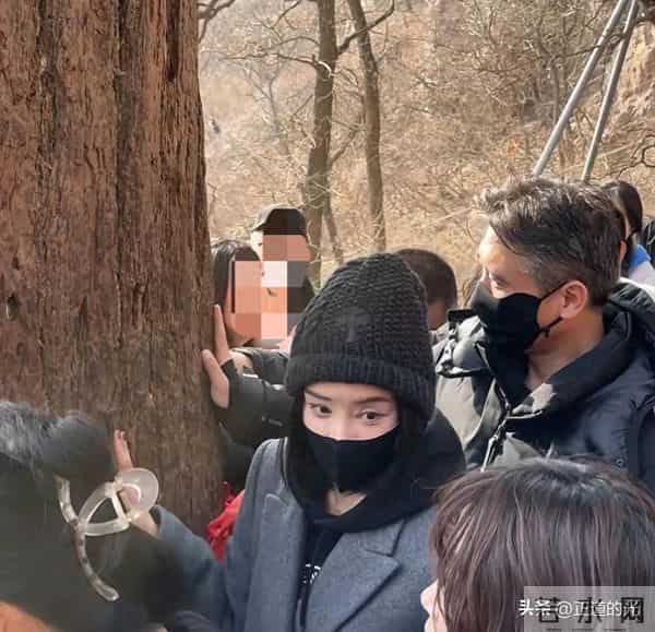 朱媛媛去世后 李乃文第四次去大孤山 这次没和辛柏青 而是带了袁姗姗