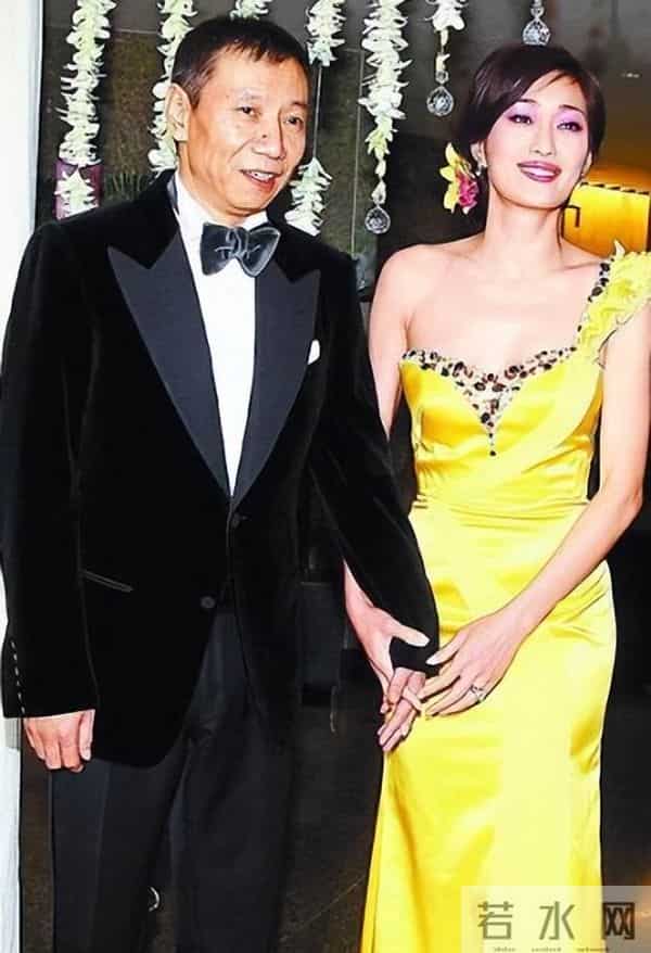 被老外骗财又骗色，反手就嫁北京亿万富豪，如今无儿无女也很受宠