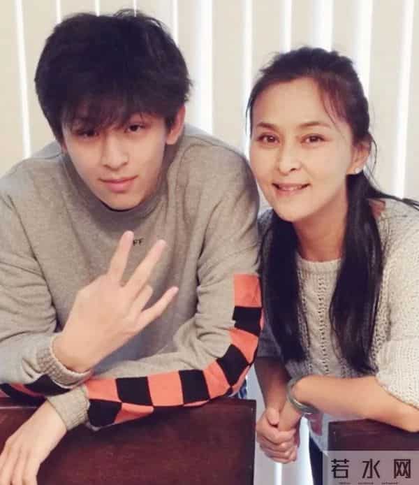 柯蓝也没想到,分手4年后,会以这种方式,和黄志忠“再续前缘”