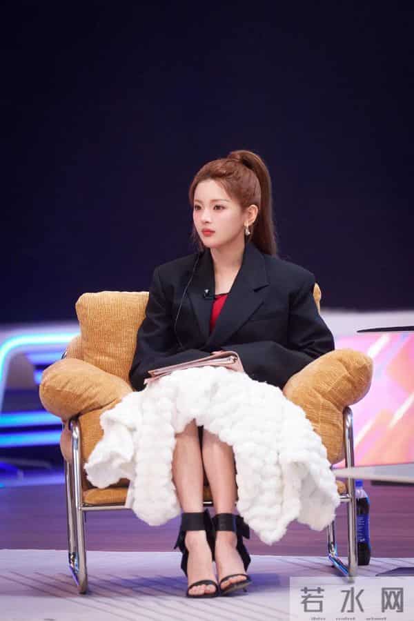 杨超越令人心动的offer造型[期待]超越妹妹可盐可甜