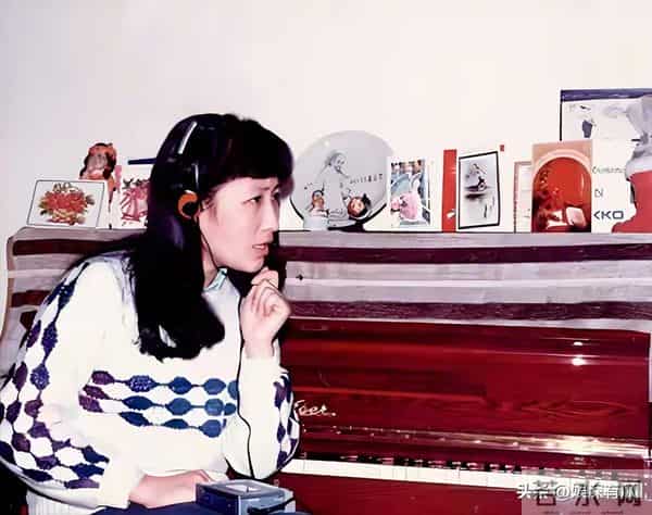 她嫁给了英国老公，选择在西班牙定居，没想到68岁瘦到快脱相