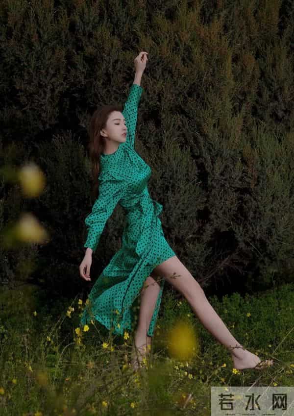 美女演员，刘芮侨的美脚