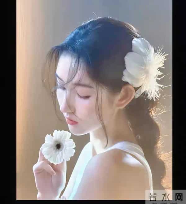 王玉雯吊带短裙热舞，翩若惊鸿小天鹅！