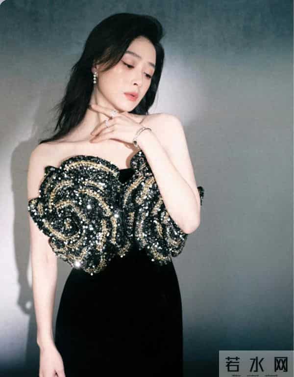 当年全网嘲她情商低，如今才看懂，蒋欣的嫌弃到底有多刚