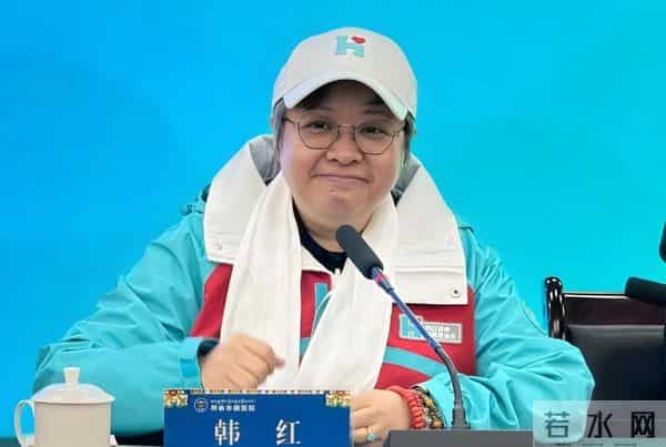 人在做天在看，韩红五年前被网友举报私吞巨款 如今坐着也有“错”