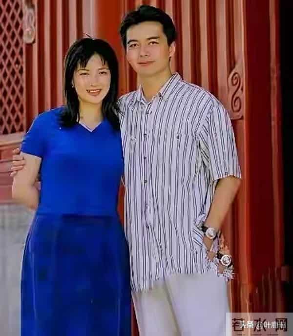 许亚军和儿子同框拍摄时尚大片，这是他和前妻何晴的孩子，叫许何