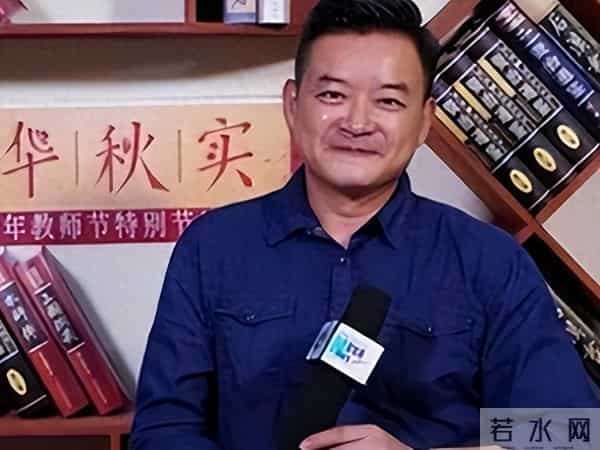 曾是央视名嘴，31岁赴美国，如今50岁现状如何了