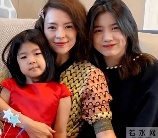 喜讯传来！54岁汪峰喜当“老丈人”，女儿小苹果如今过得很甜蜜