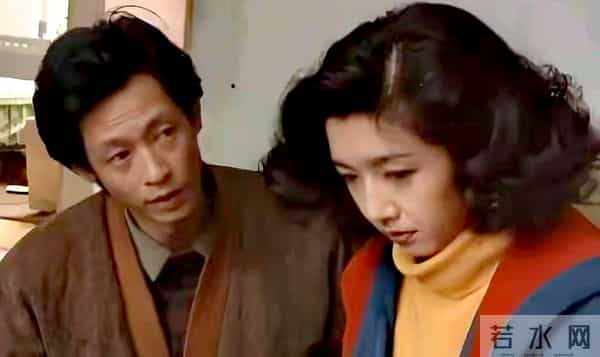 57岁江珊白发造型美哭全网!网友力赞:这才是女人最高级的美