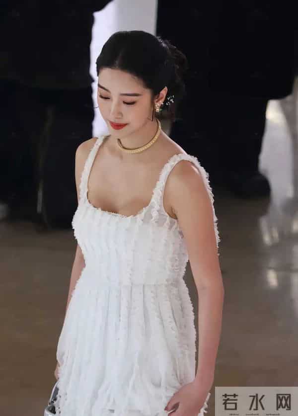 杨彩钰，活动生图。刘亦菲前干妈风韵十足。