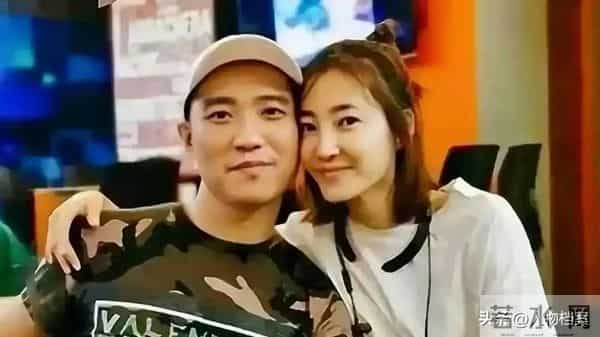 诈骗14亿，看到金条法拉利被拍卖，才懂王丽坤夫妇的生活有多奢靡