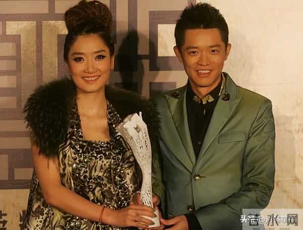 风波5个月后，曝玲花曾毅近况，一个喜气洋洋，一个憔悴瘦一大圈