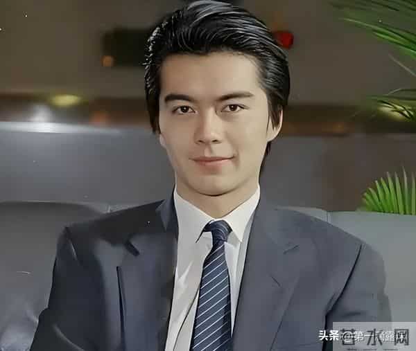 许亚军父子时尚大片，儿子帅气但不及父母！历经4段婚姻终获幸福